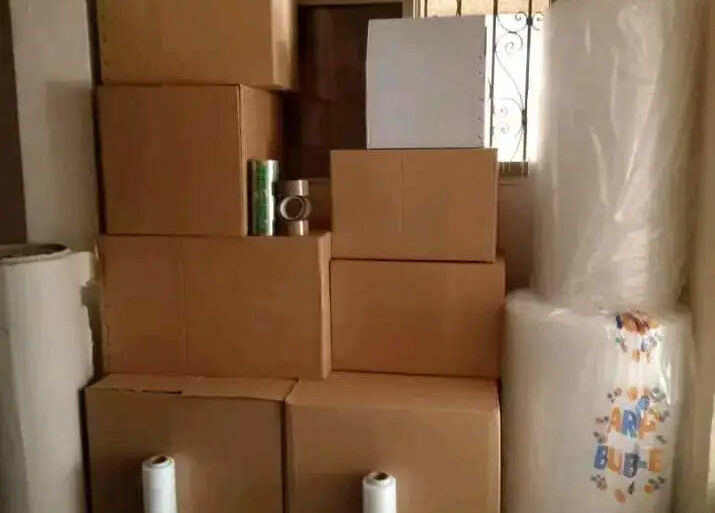 مصنع كراتين بالجملة وأماكن بيع شنط تخزين الملابس وبابلز التغليف